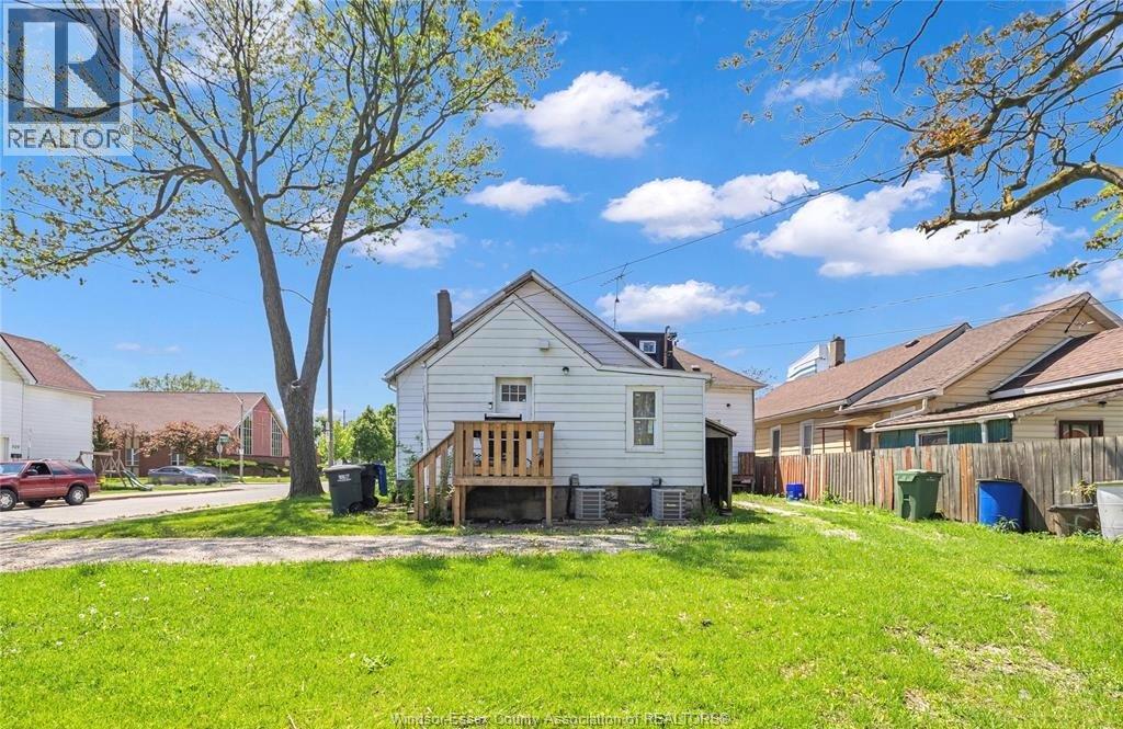294 Louis Avenue Property Photo 24