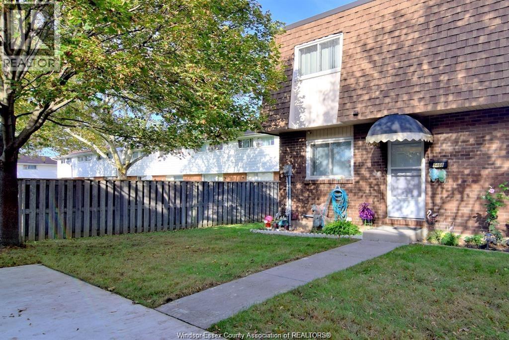 5468 LASSALINE AVENUE Property Photo 1
