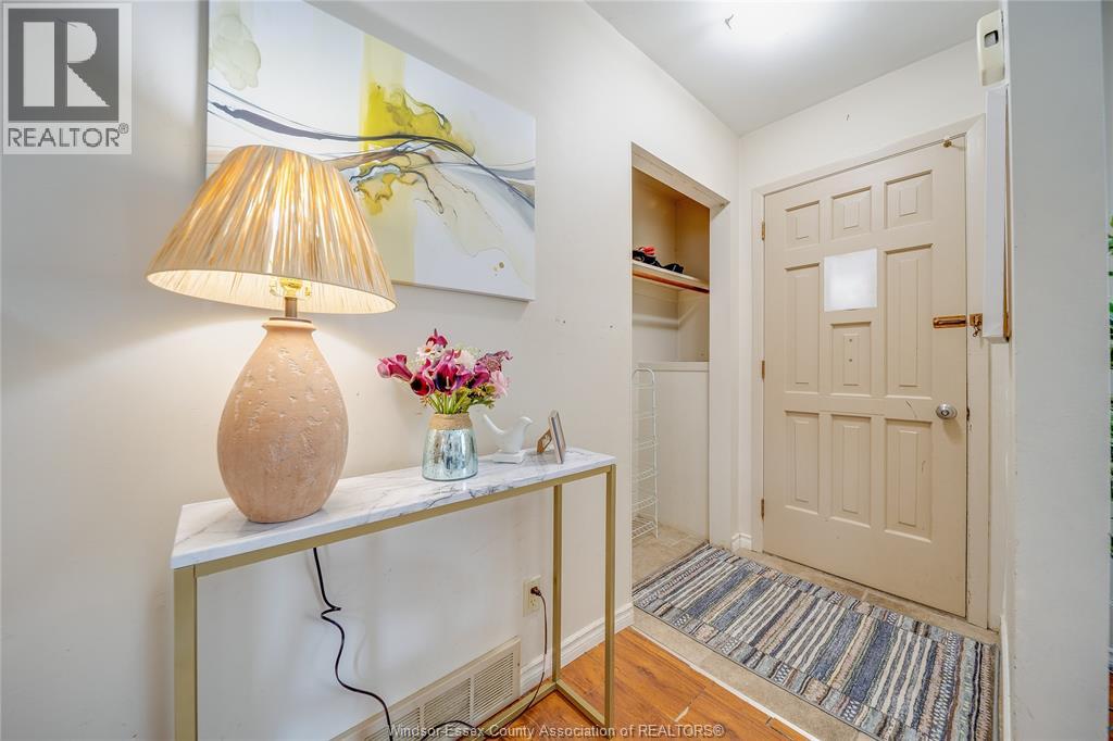 381 Carling Property Photo 4