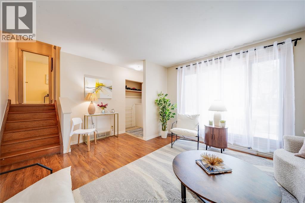 381 Carling Property Photo 10