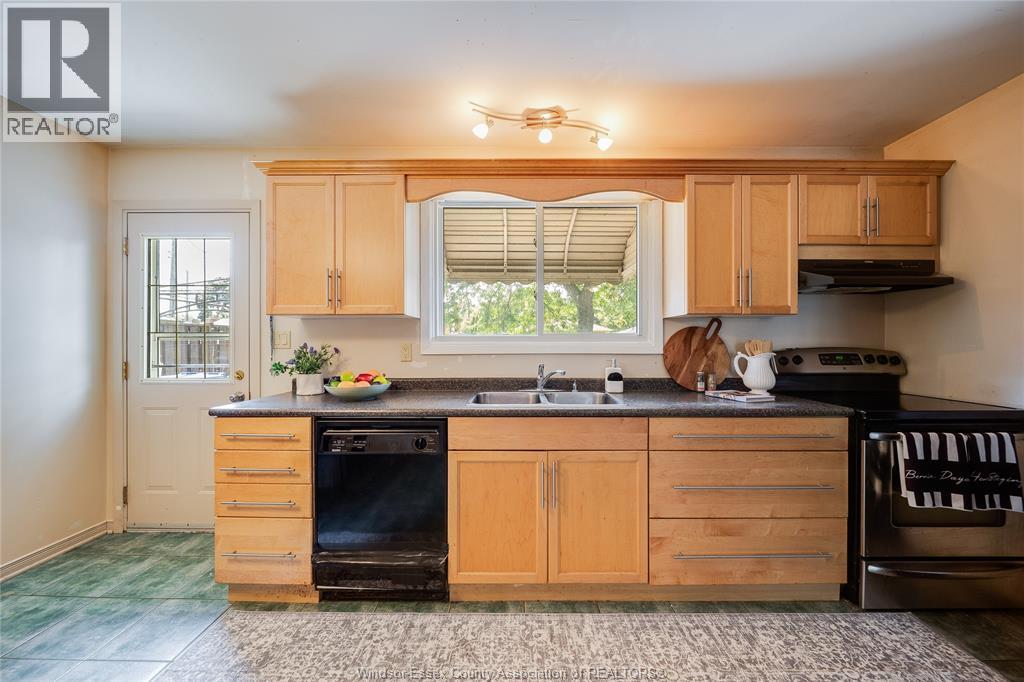 381 Carling Property Photo 12