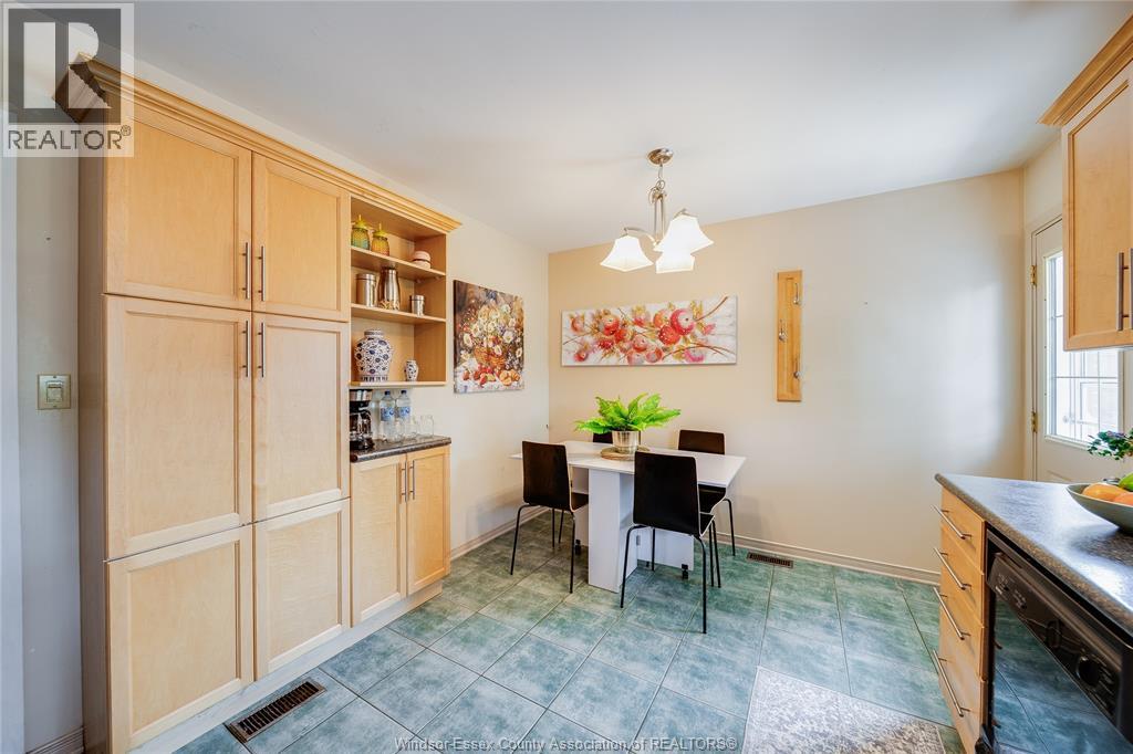 381 Carling Property Photo 14