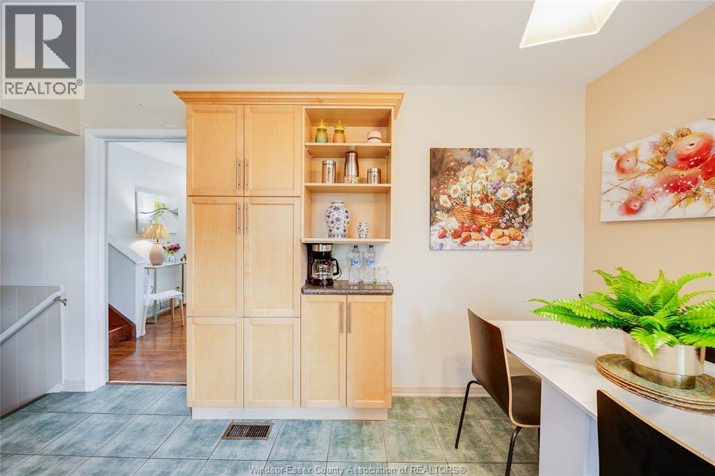 381 Carling Property Photo 15