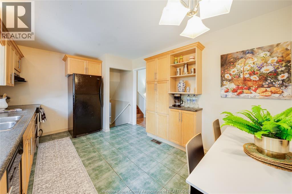 381 Carling Property Photo 16