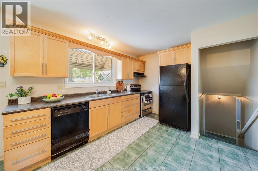 381 Carling Property Photo 17