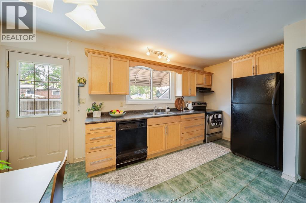 381 Carling Property Photo 18