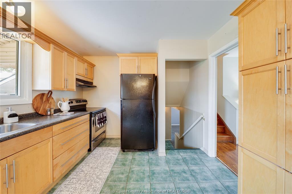 381 Carling Property Photo 19