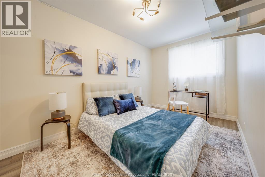 381 Carling Property Photo 23