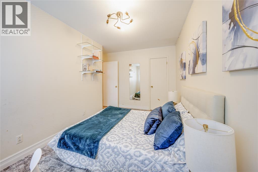 381 Carling Property Photo 25