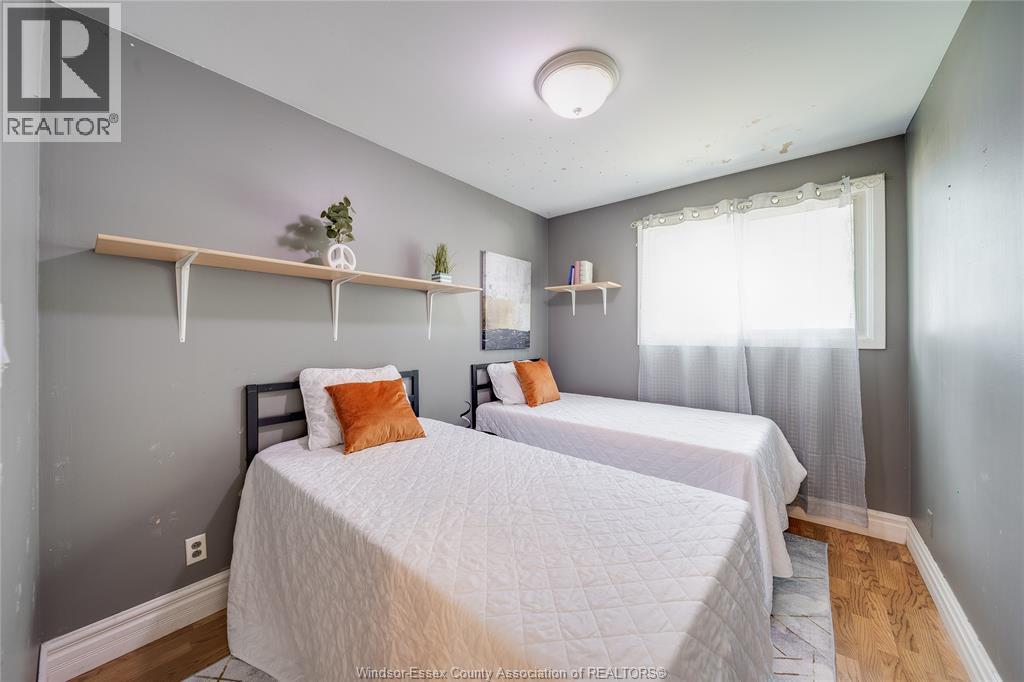 381 Carling Property Photo 26