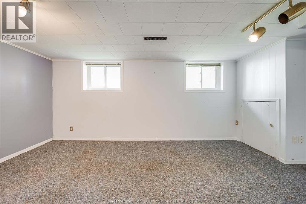 381 Carling Property Photo 31