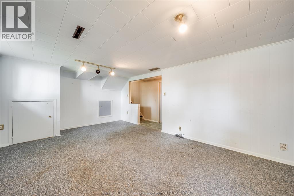 381 Carling Property Photo 33