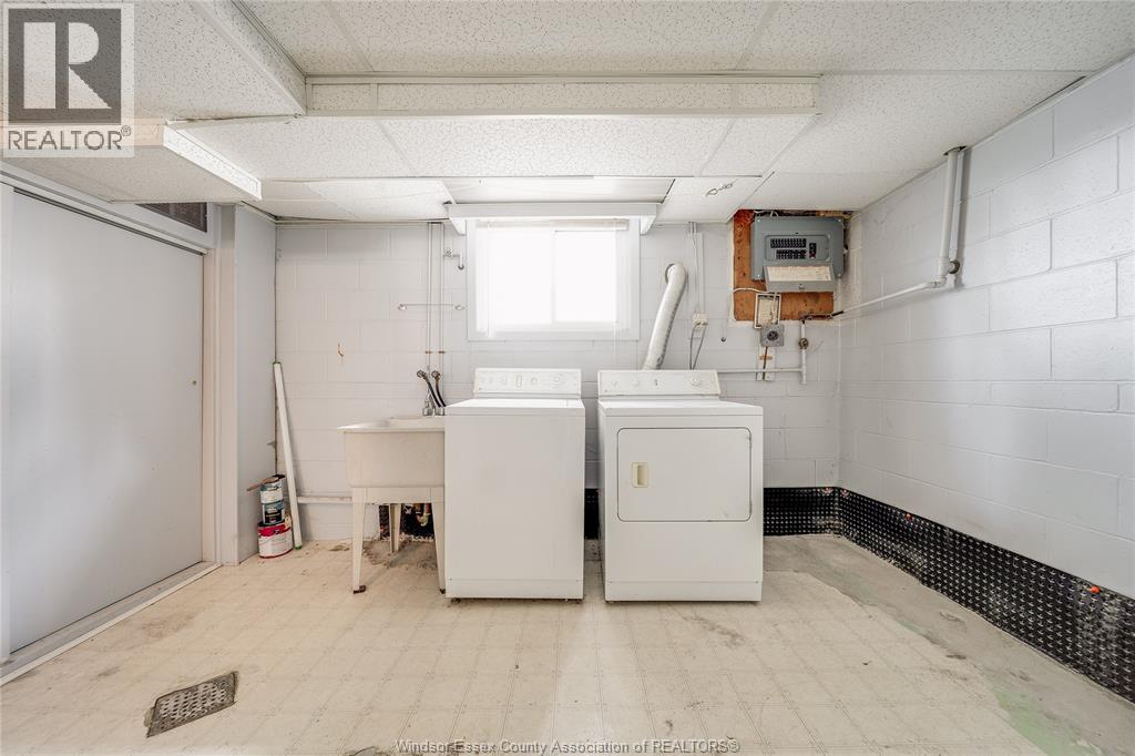 381 Carling Property Photo 35