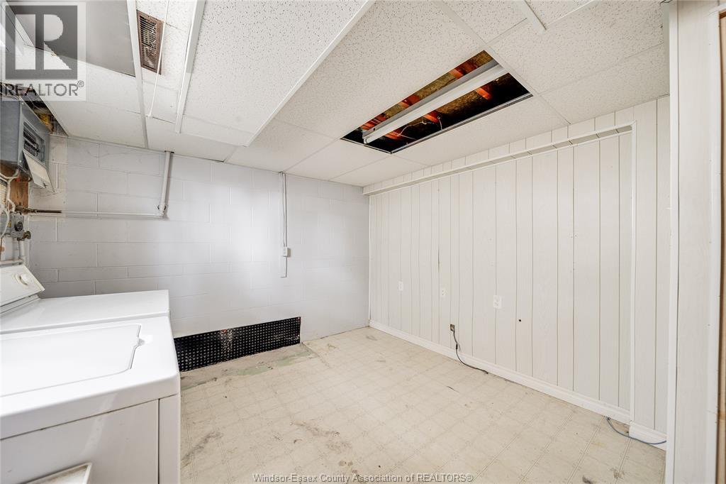 381 Carling Property Photo 36