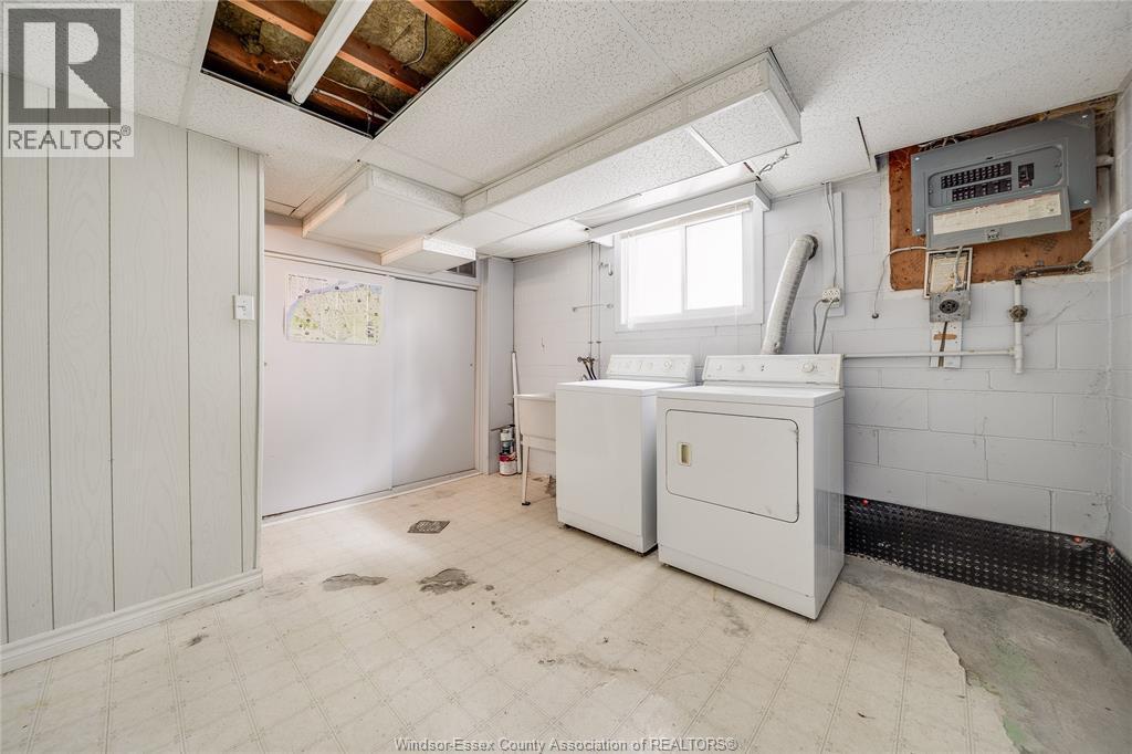 381 Carling Property Photo 37