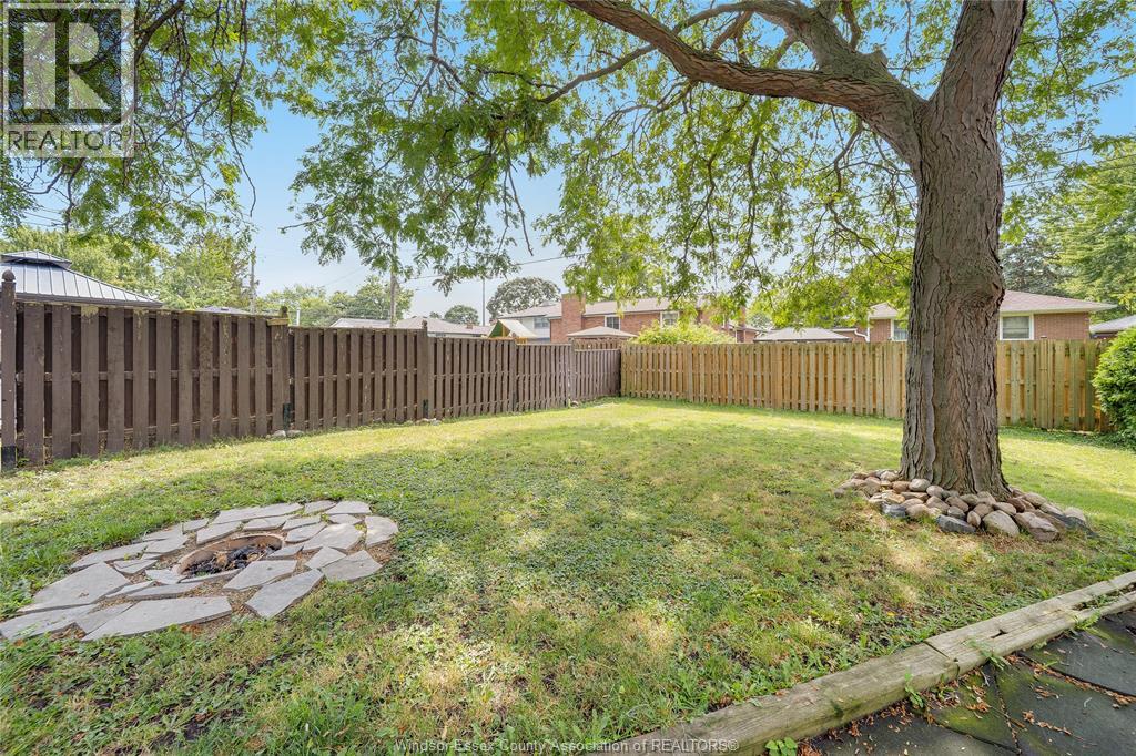 381 Carling Property Photo 48
