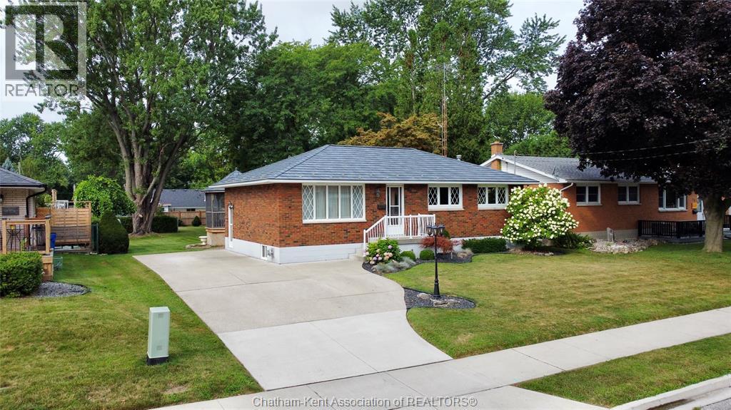 90 Coverdale STREET Property Photo 1