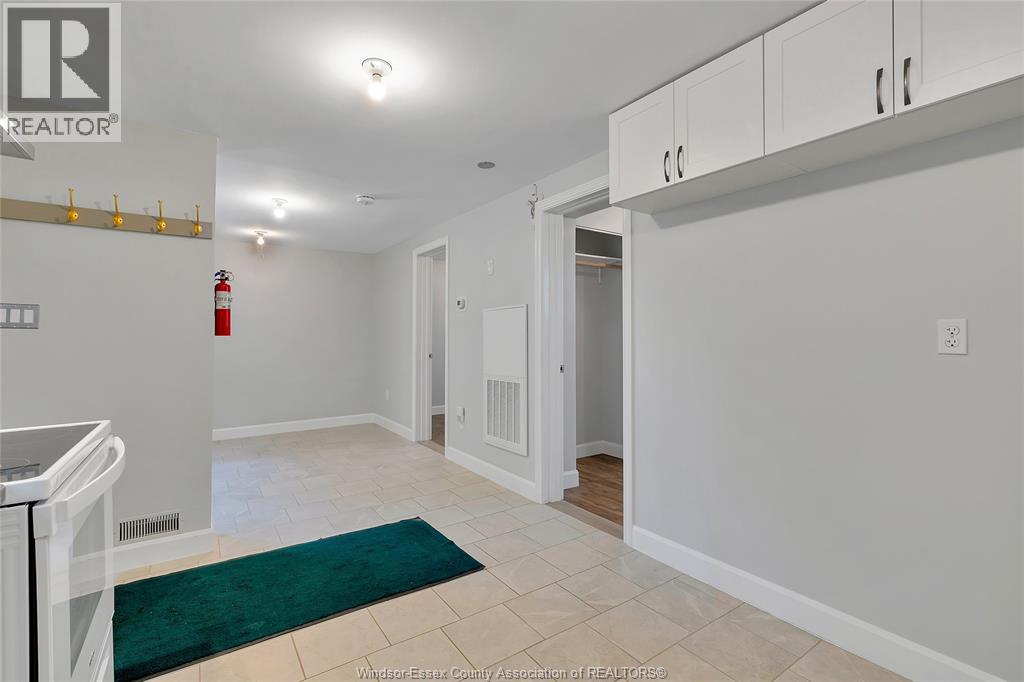 881 Parent Avenue Unit# Lower Property Photo 5