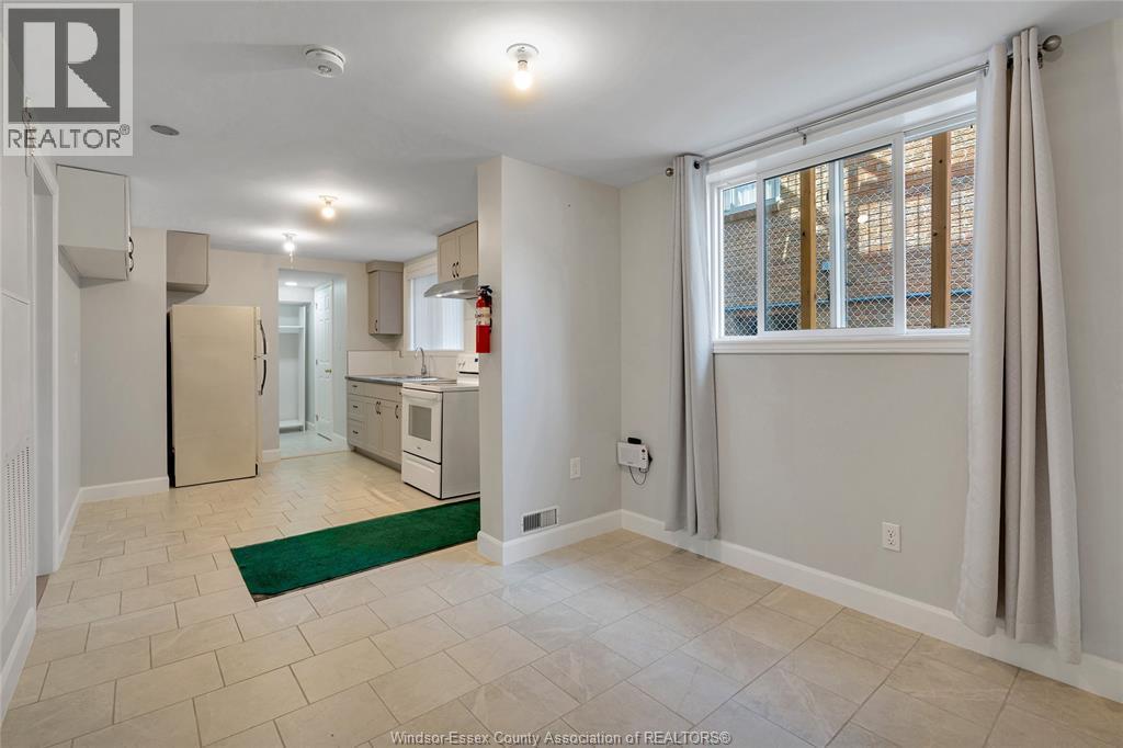 881 Parent Avenue Unit# Lower Property Photo 7