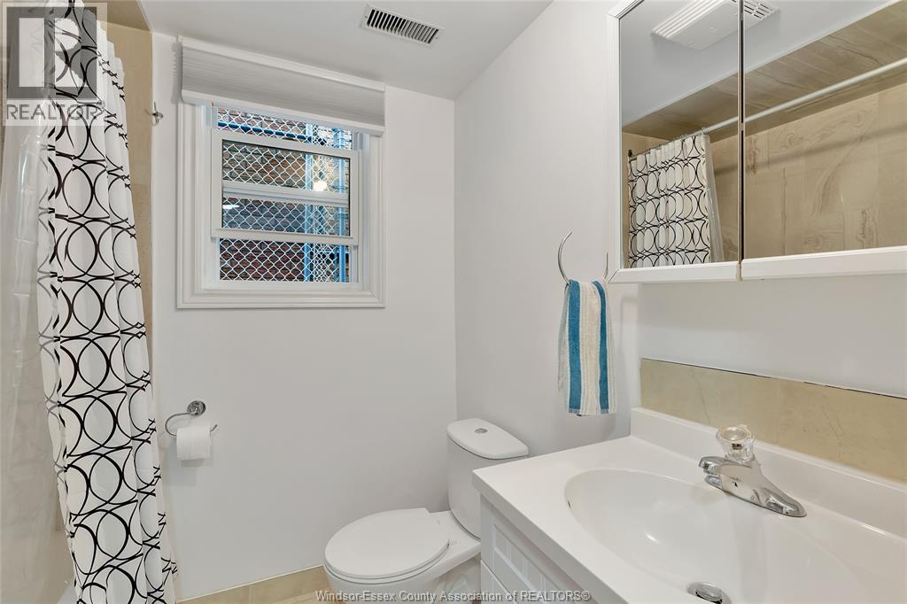 881 Parent Avenue Unit# Lower Property Photo 15