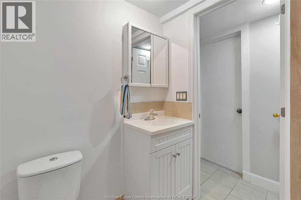 881 Parent Avenue Unit# Lower Property Photo 16