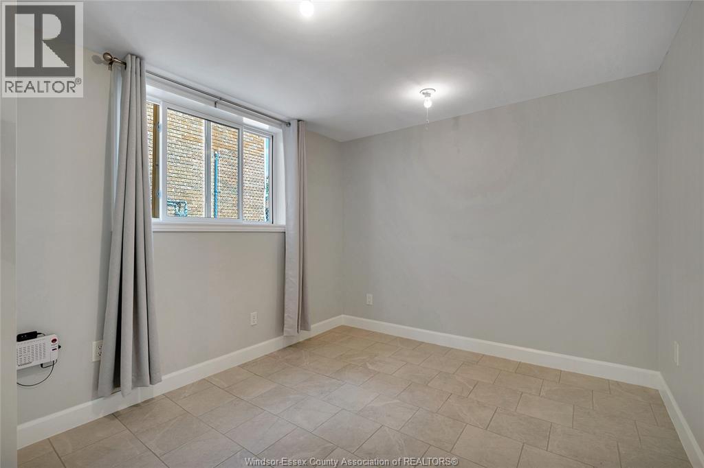881 Parent Avenue Unit# Lower Property Photo 18