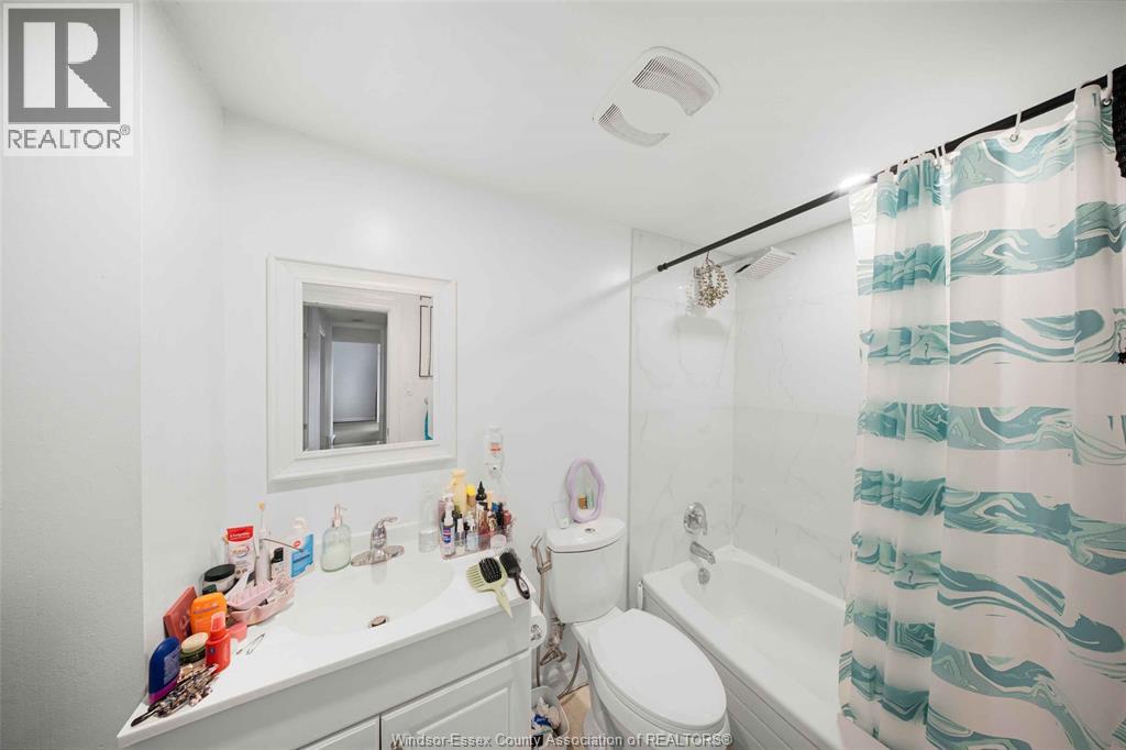771 Chilver Road Property Photo 37