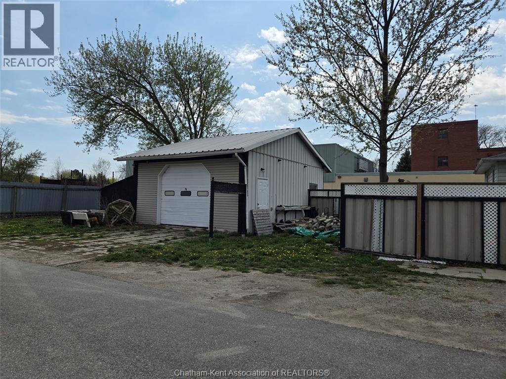 106 Park Avenue E Avenue Property Photo 7