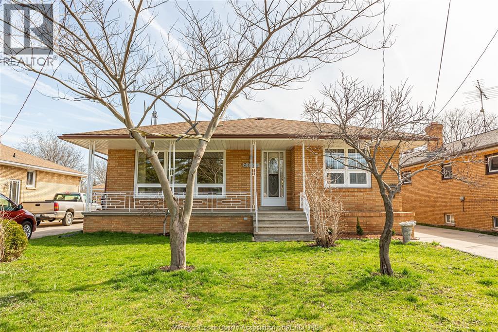 2666 JOS ST LOUIS Property Photo 1