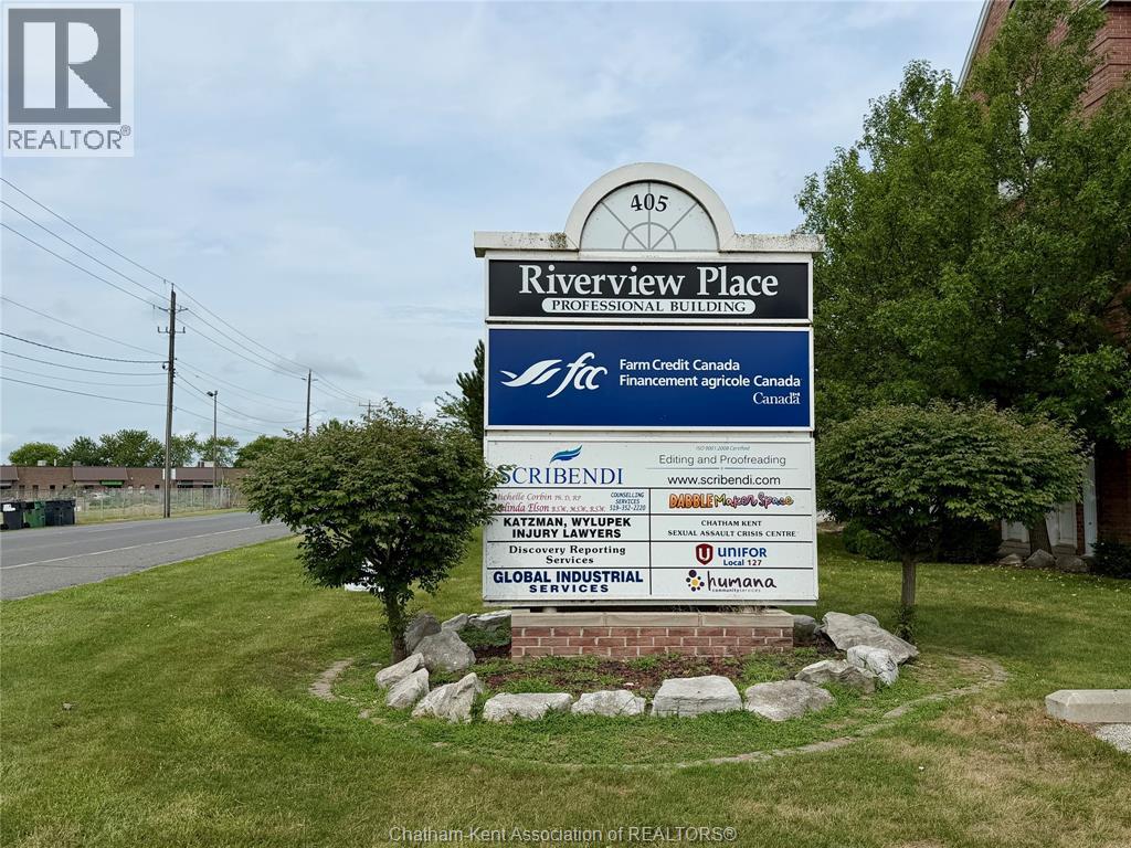 405 Riverview Drive Property Photo 2