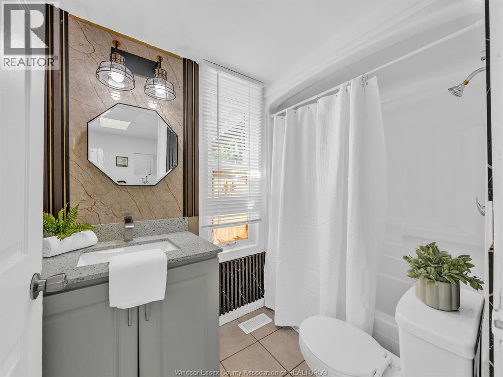 1153 University Property Photo 7