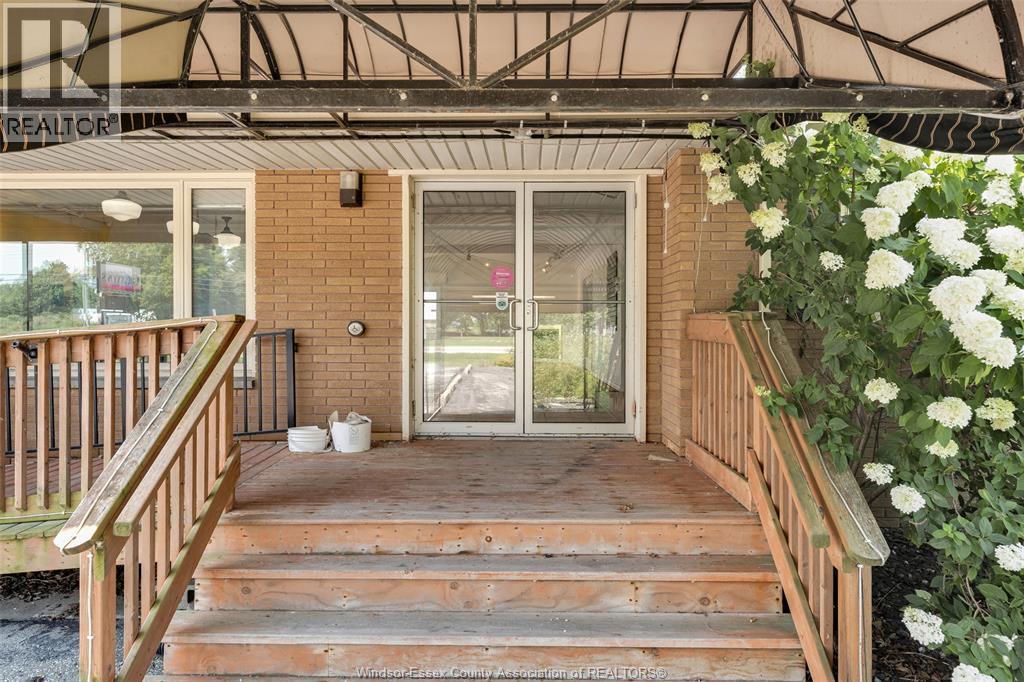 585 Seacliff Drive Property Photo 4