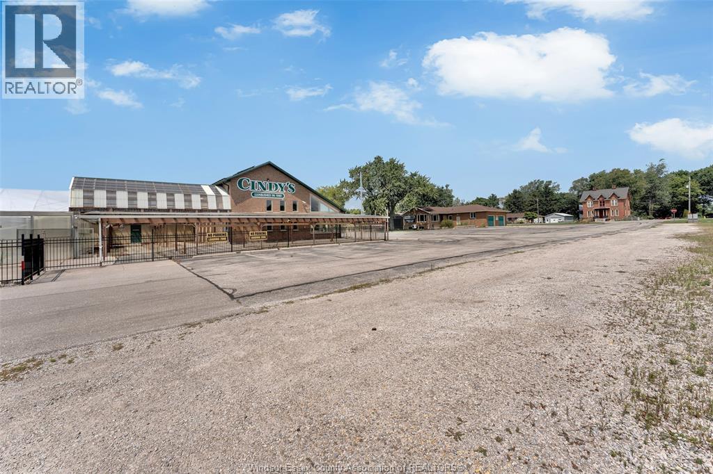 585 Seacliff Drive Property Photo 17
