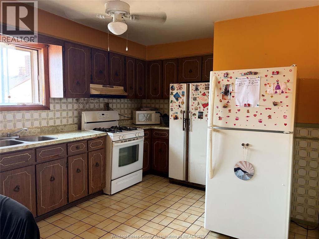 357-363 Wyandotte Street West Property Photo 4