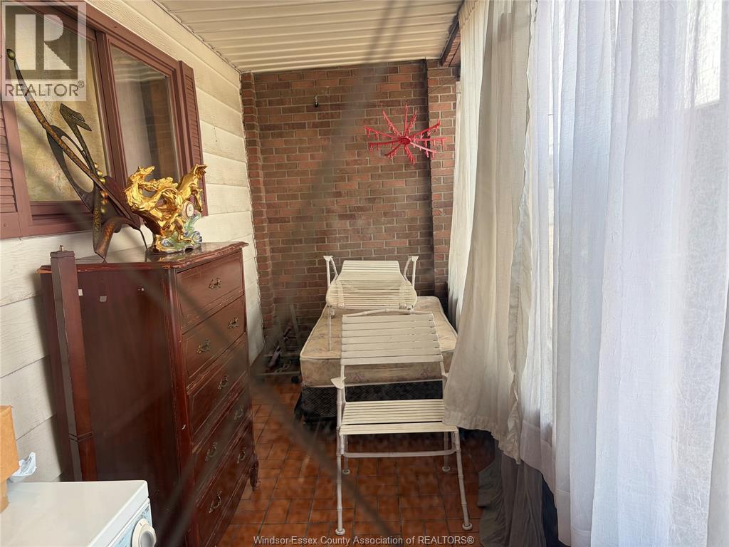 357-363 Wyandotte Street West Property Photo 11