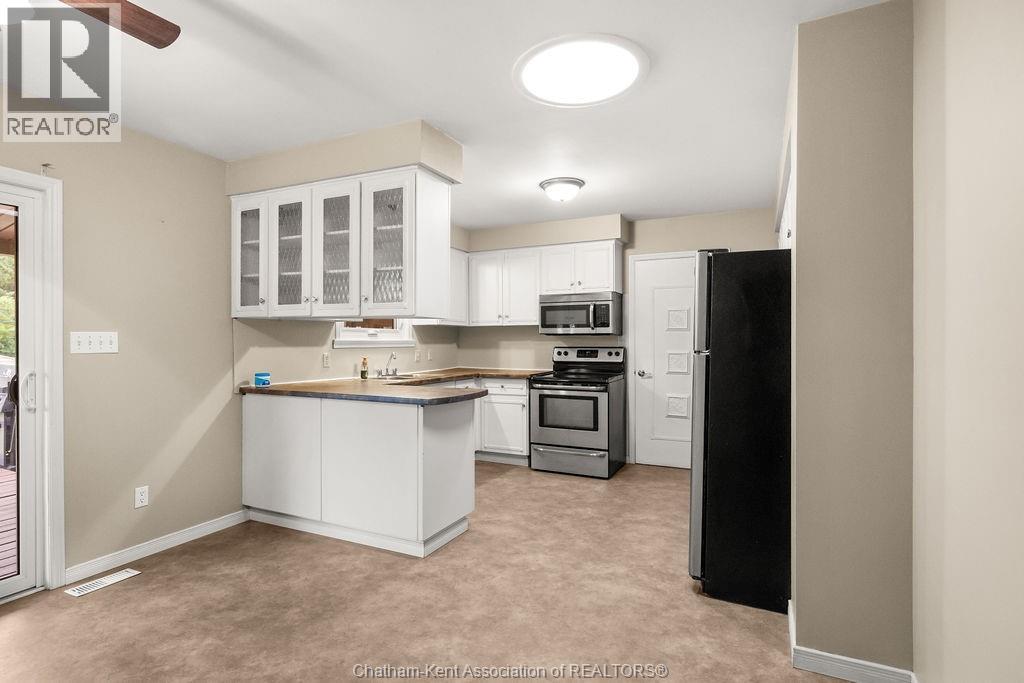 98 Cardinal Crescent Property Photo 7