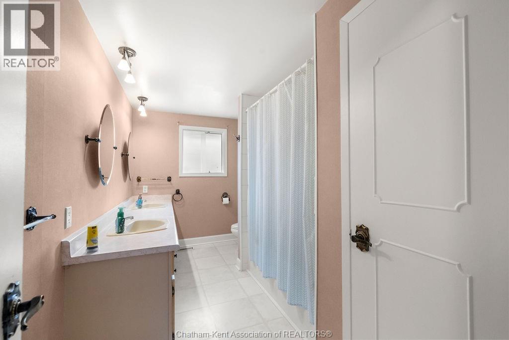 98 Cardinal Crescent Property Photo 12