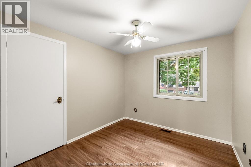 98 Cardinal Crescent Property Photo 14