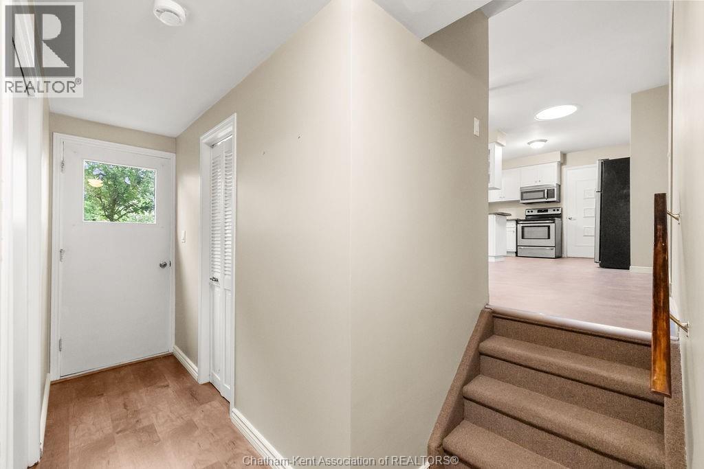 98 Cardinal Crescent Property Photo 17