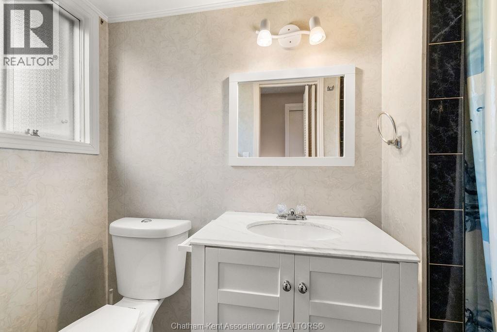 98 Cardinal Crescent Property Photo 18