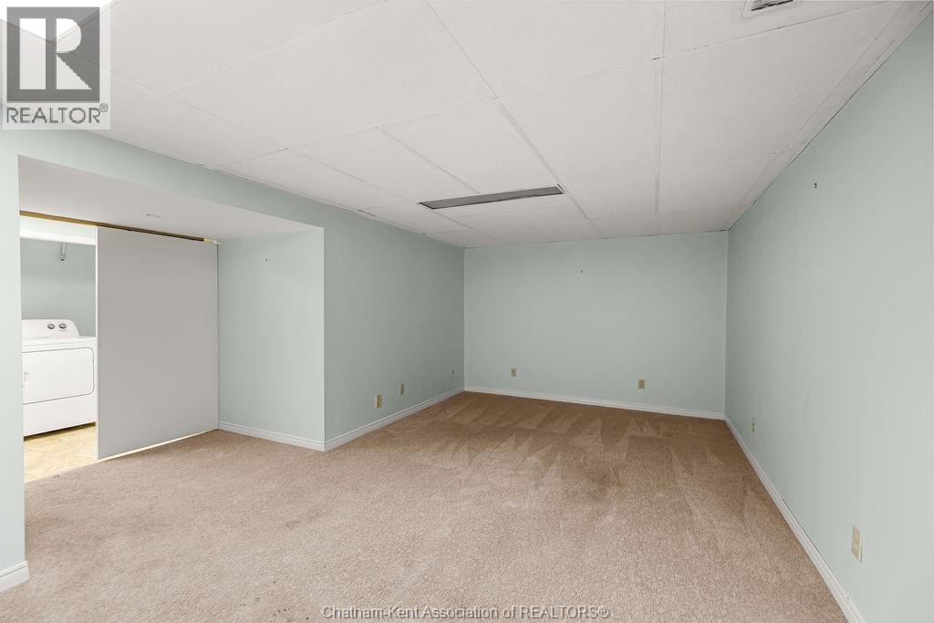 98 Cardinal Crescent Property Photo 23