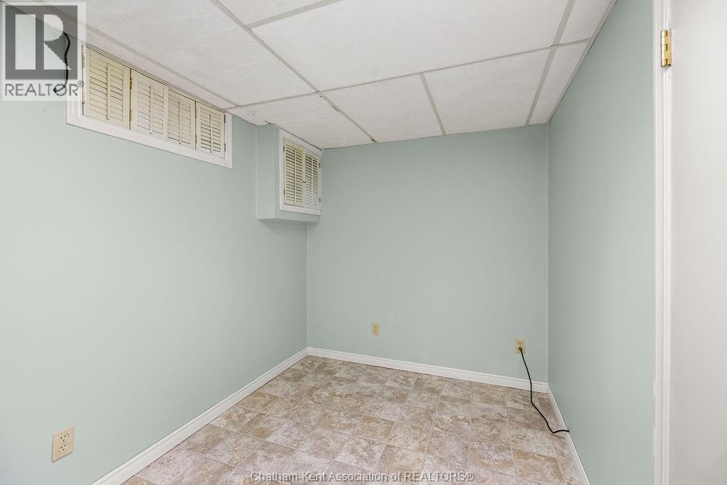 98 Cardinal Crescent Property Photo 25