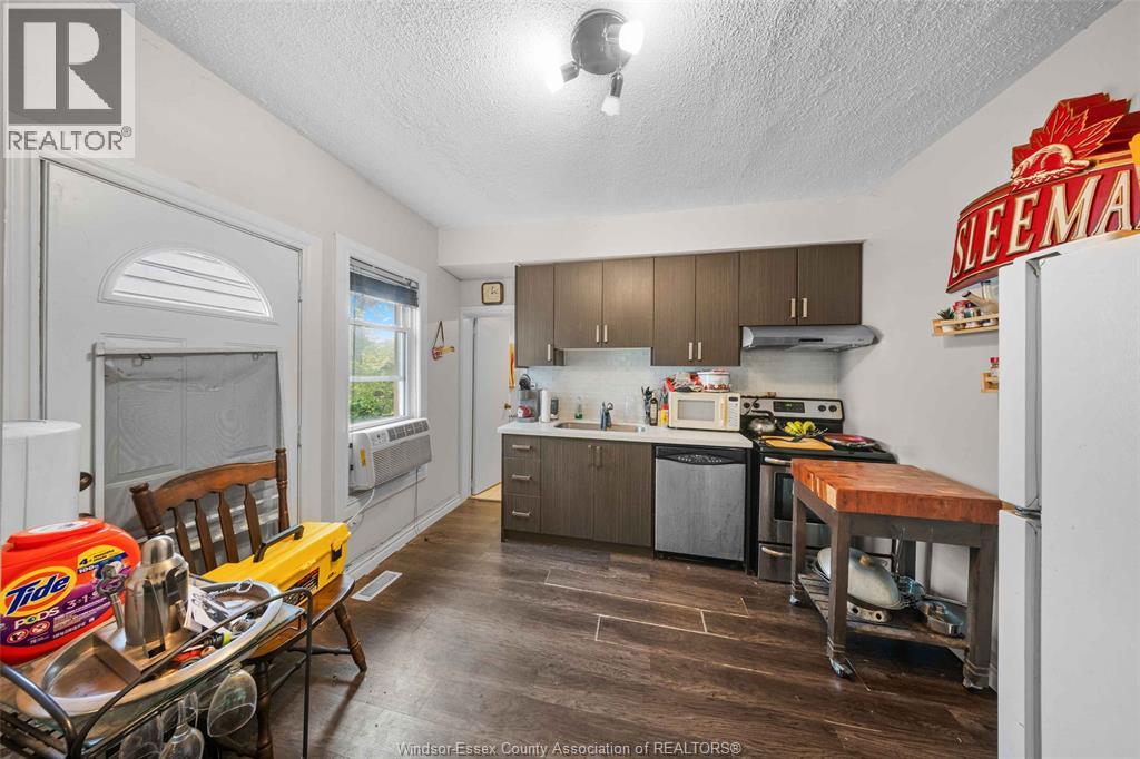 771 Chilver Road Property Photo 14
