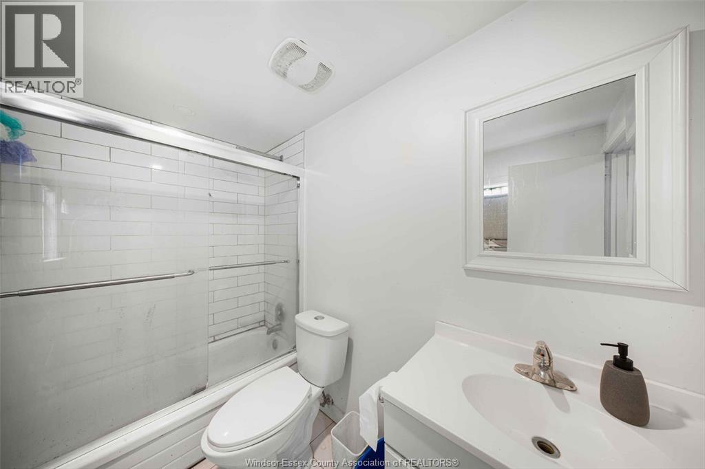 771 Chilver Road Property Photo 15