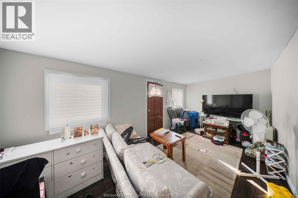 771 Chilver Road Property Photo 27