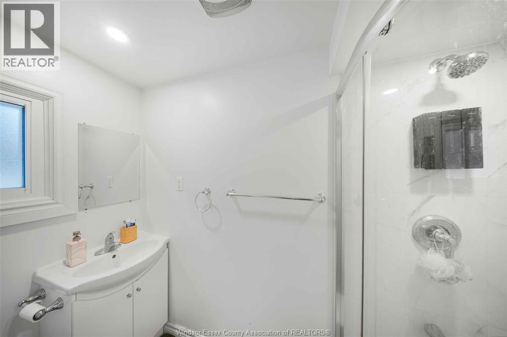 771 Chilver Road Property Photo 32