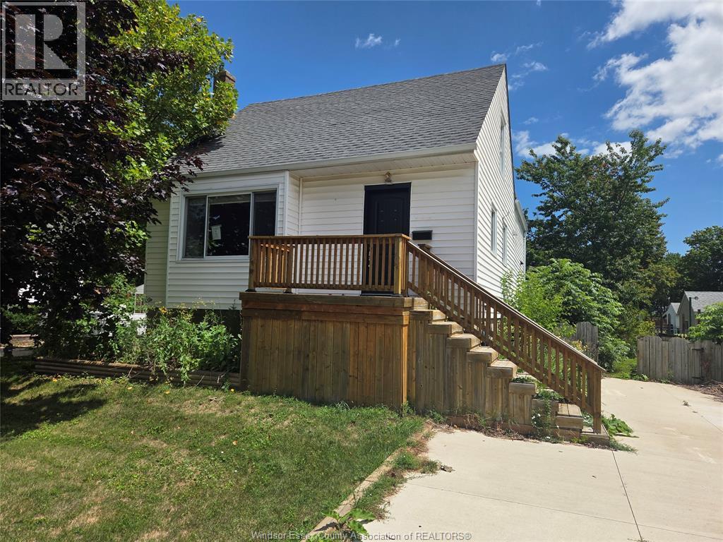 782 Kember AVENUE