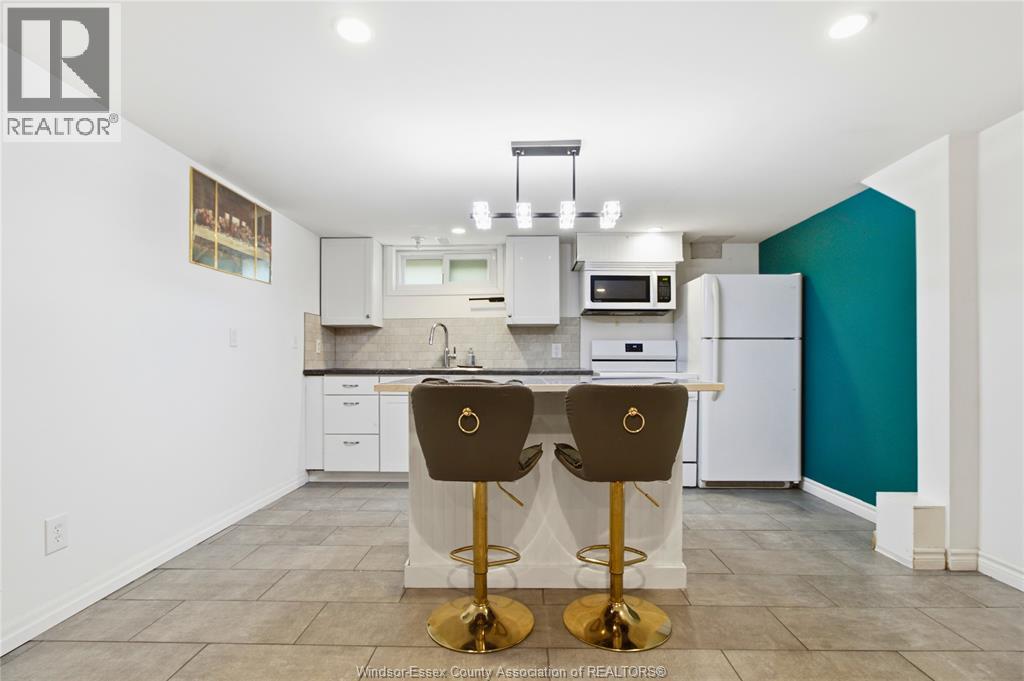 1784 Partington Unit# Lower Property Photo 2