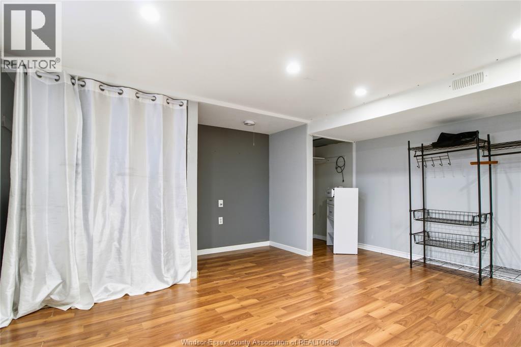 1784 Partington Unit# Lower Property Photo 12