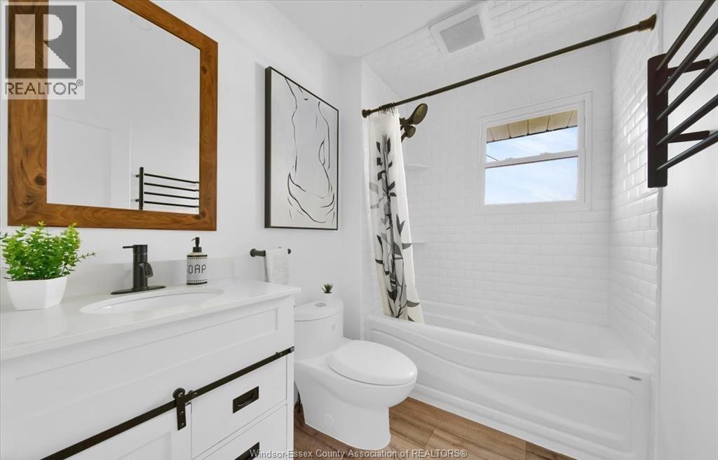 1180 Cabana Road West Property Photo 18
